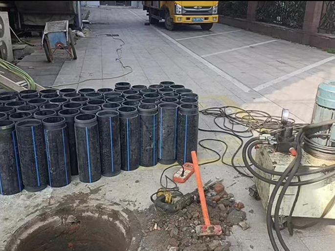 文水PE置换管厂家 DN315置换管 非开挖管短管置换